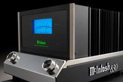 McIntosh MC830 1-channel solid state monoblock power amplifier front angle view