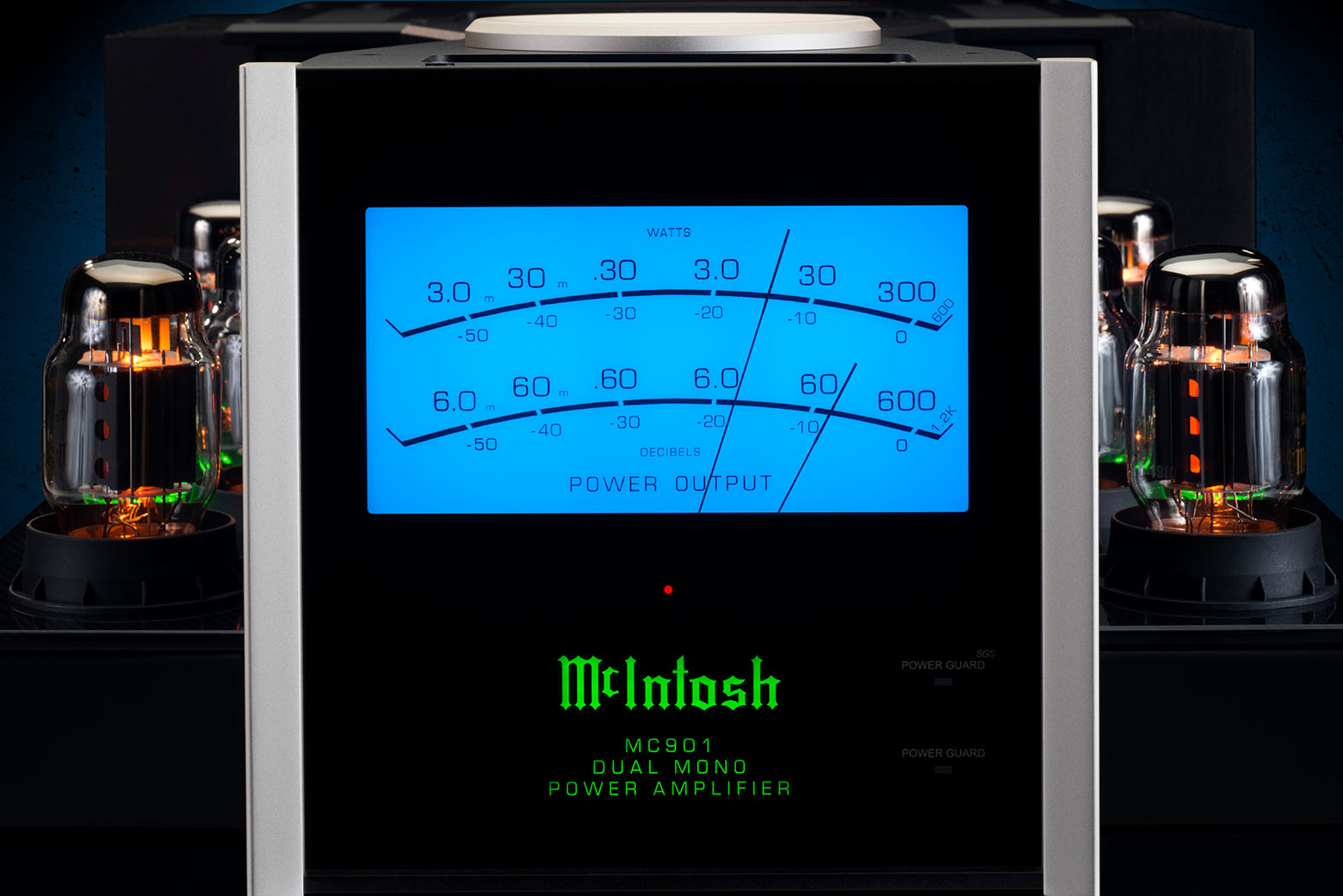 McIntosh MC901 DualView power output meter and illuminated vacuum tubes