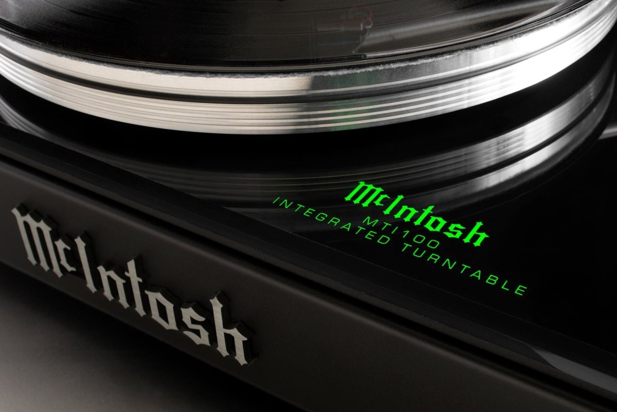 McIntosh MTI100 integrated music system detail