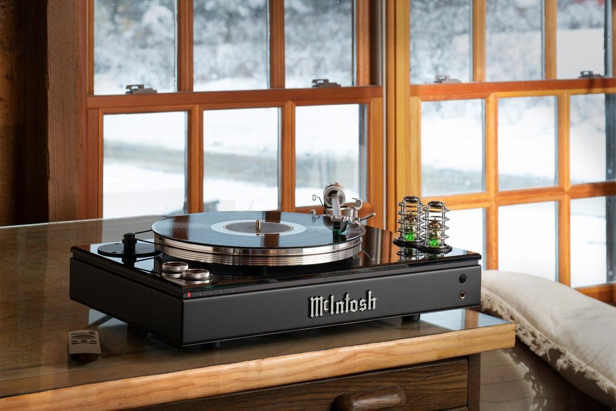 McIntosh MTI100 Integrated Turntable in a listening system