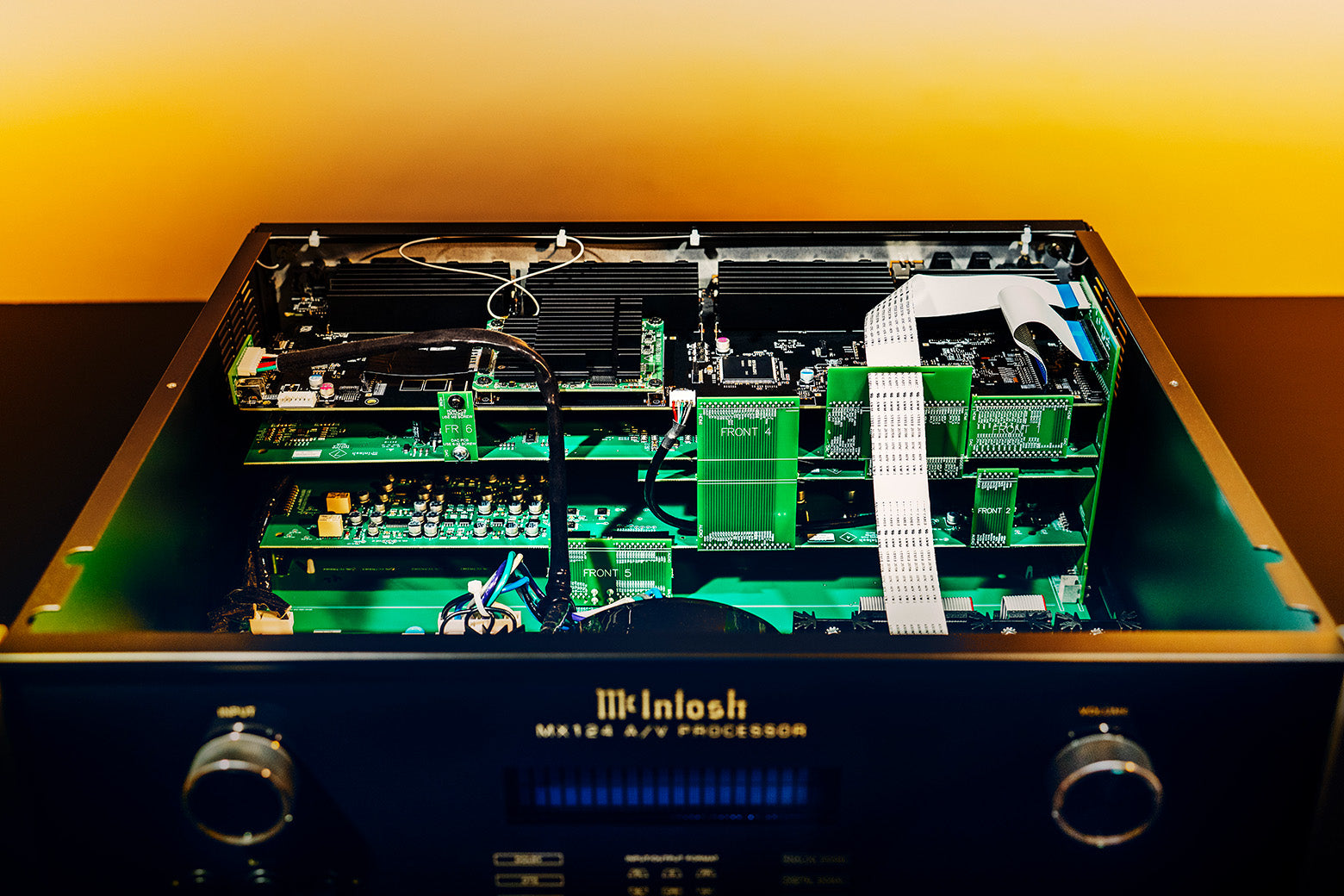 McIntosh MX124 A/V processor internal circuitry and chassis