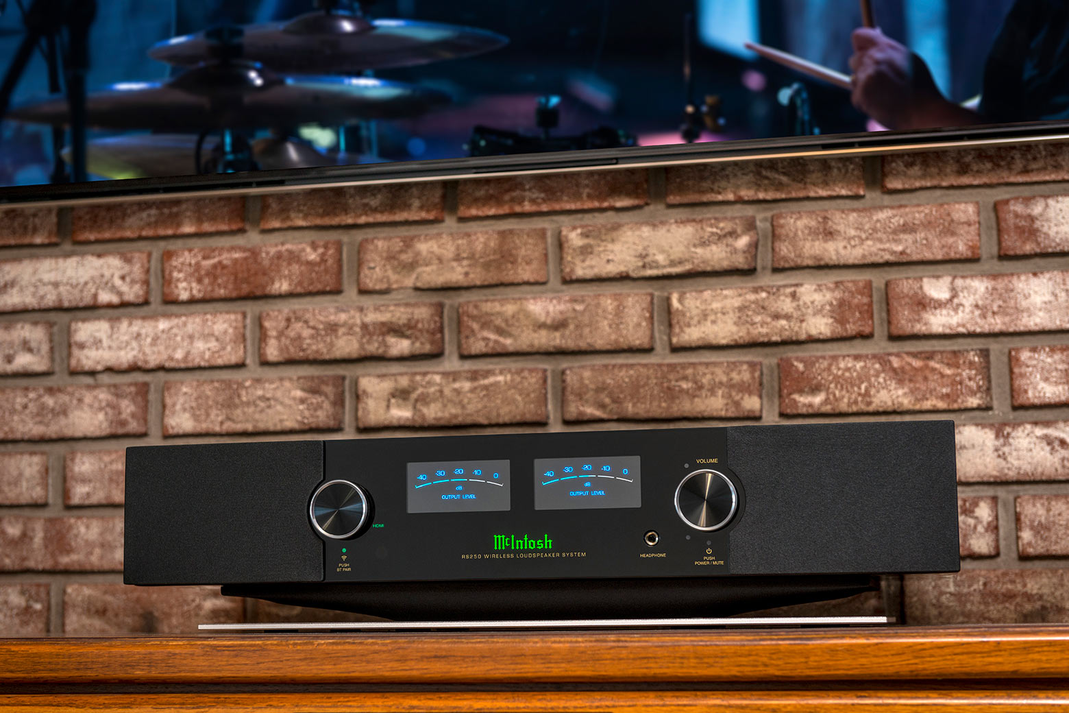 McIntosh RS250 connected to a television with HDMI ARC