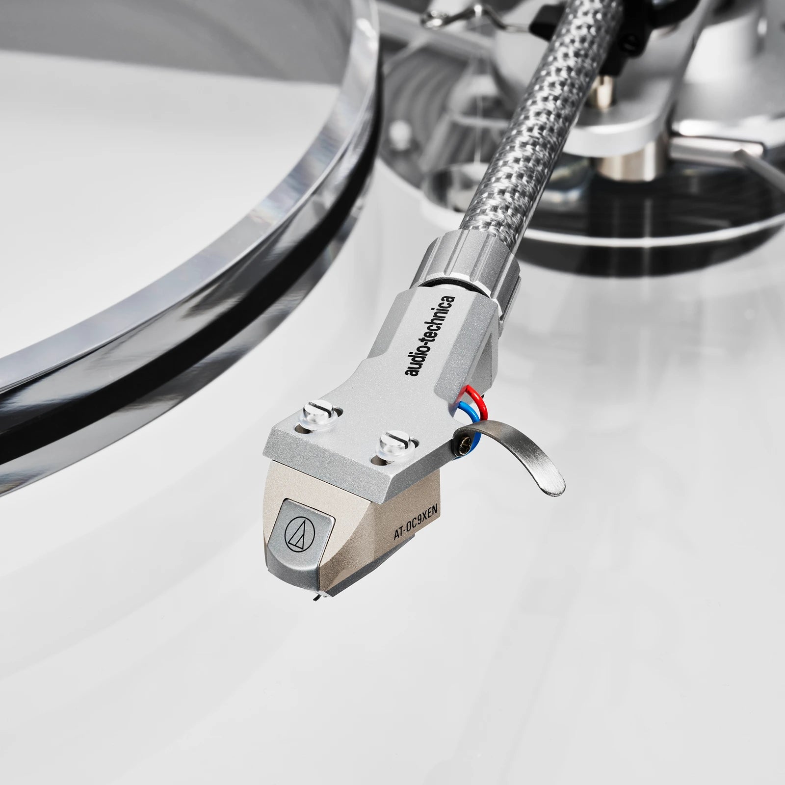 Audio-Technica AT-LPA2 Turntable – High-End Performance Audio-Technica AT-LPA2 Turntable – High-End Performance