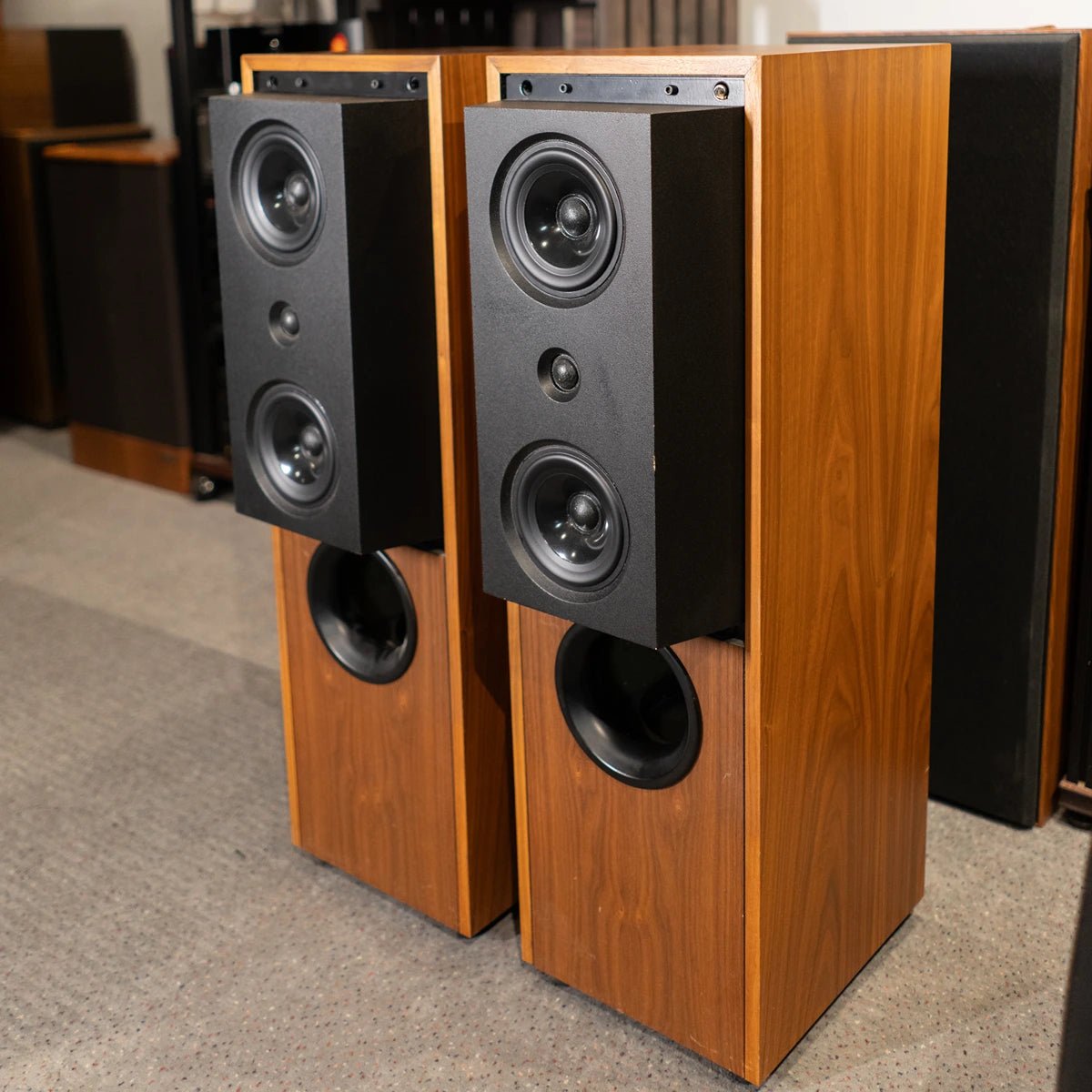 KEF Model 104/2 Loudspeakers - KEF-Audio-Exchange