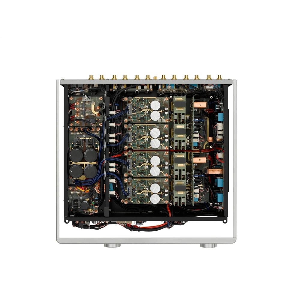 Luxman C-900u Control Amplifier: The Pinnacle of Tonal Precision