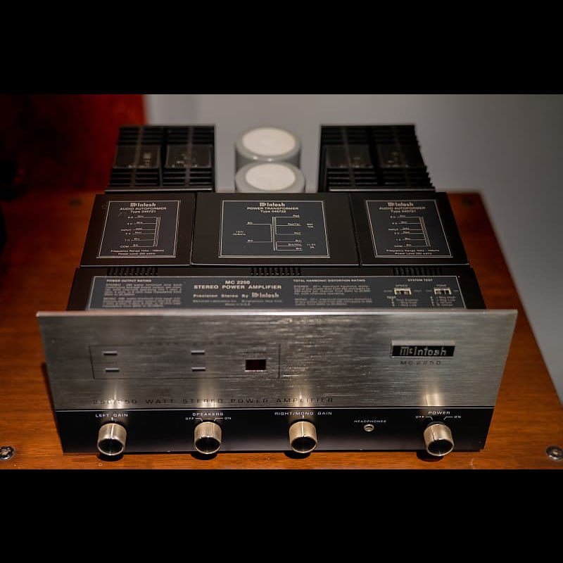 McIntosh MC2250 250 Watt per Channel Stereo Amplifier - McIntosh-Audio-Exchange
