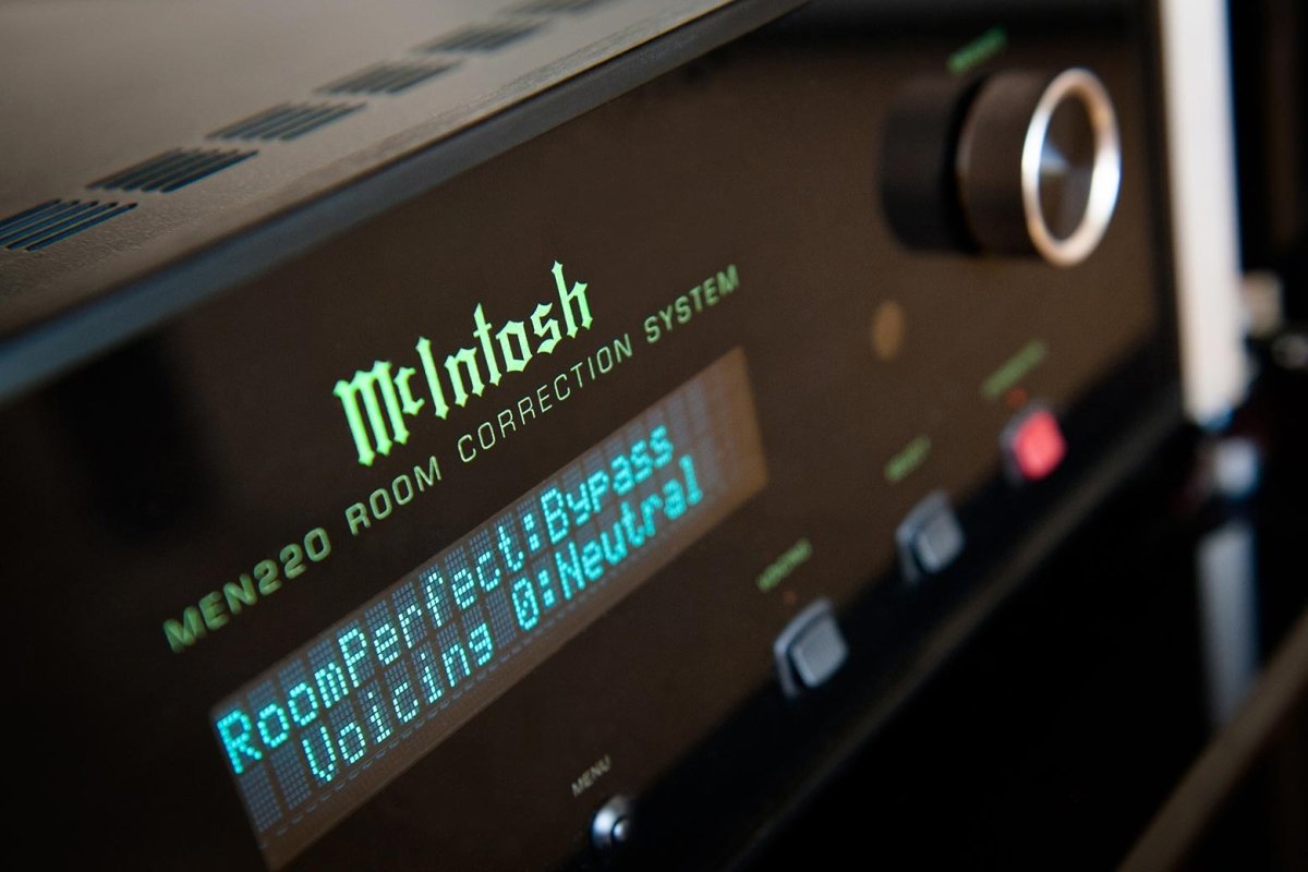 McIntosh MEN220 Stereo Room Correction System - McIntosh-Audio-Exchange