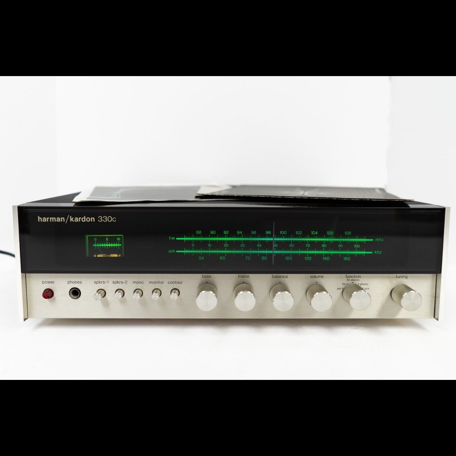 Harman Kardon 330c 20W per Channel 8Ω AM/FM Stereo Solid State Receiver
