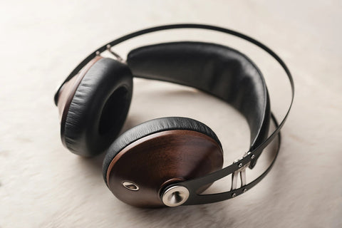 Meze 99 Classics Closed Over-Ear Headphones - B-Stock